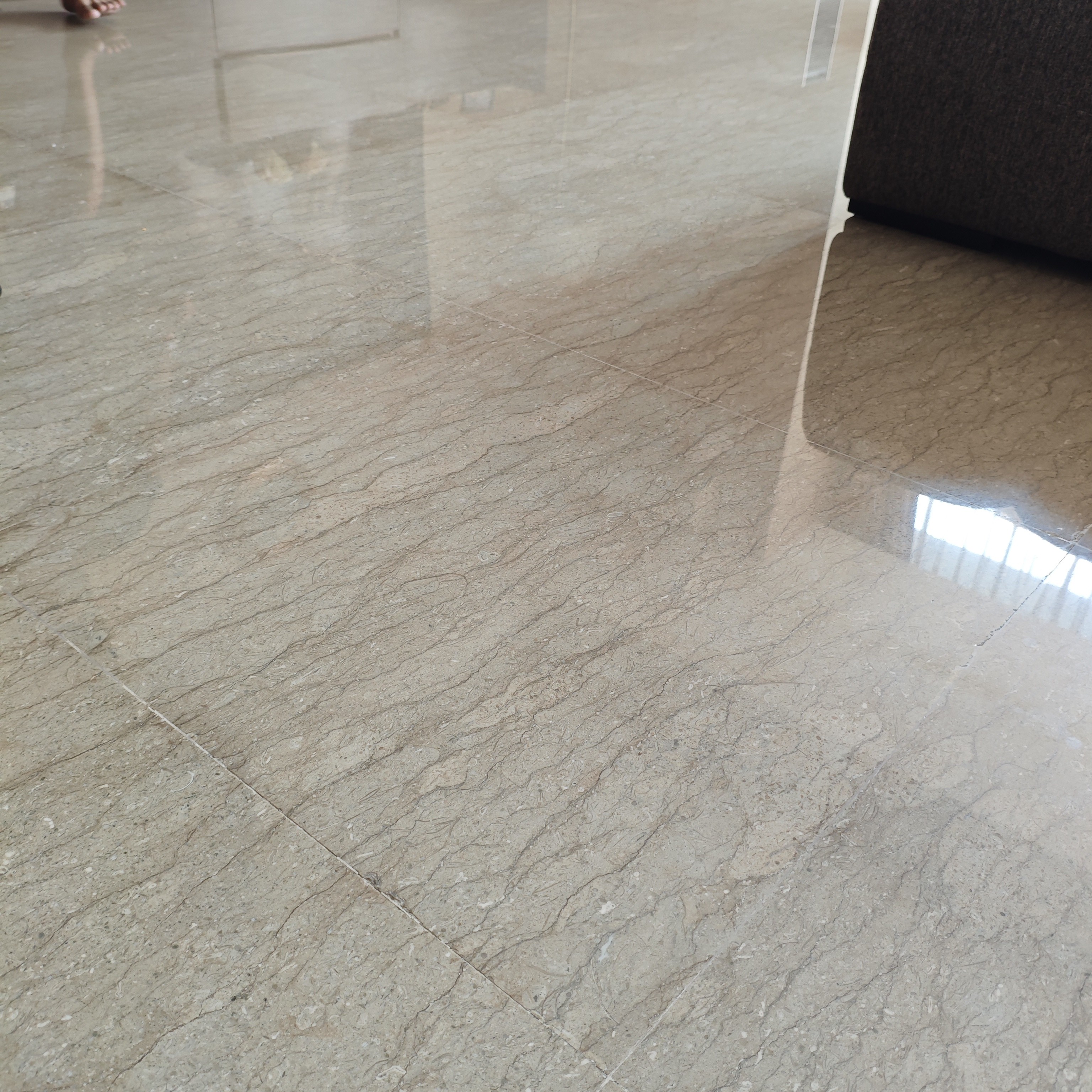 Poles Marmer Apartemen Darmawangsa